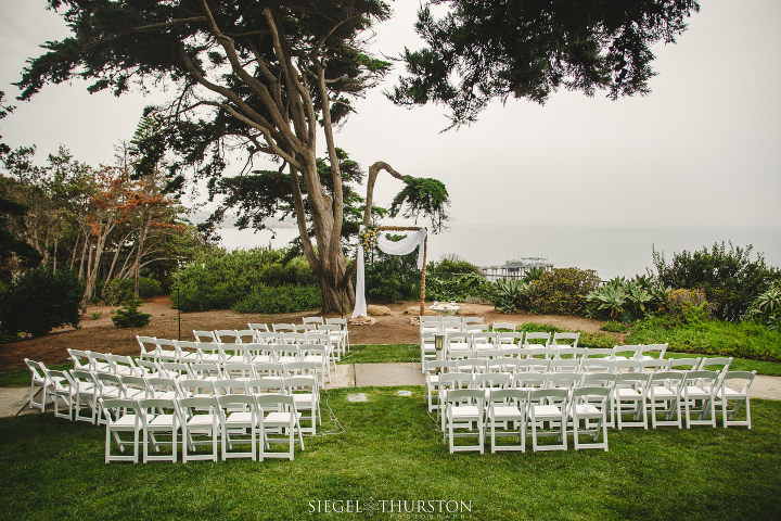 outdoor wedding ceremony at the martin johnson house in la jolla california